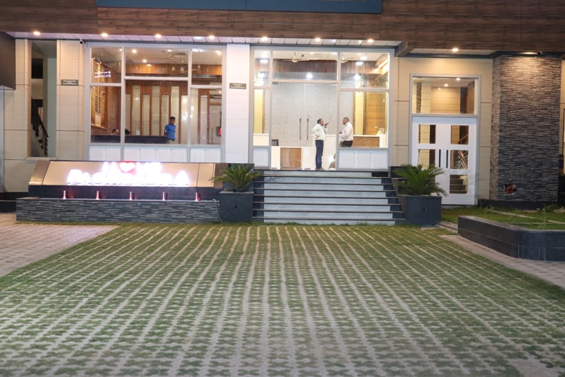 Manglam Hotel & Restaurant